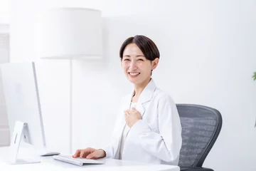  医師 © naka