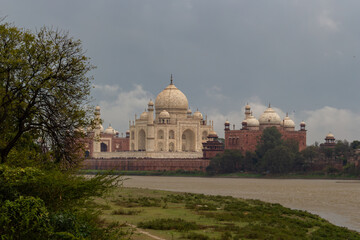 Fototapeta premium Taj Mahal Riverside Panorama