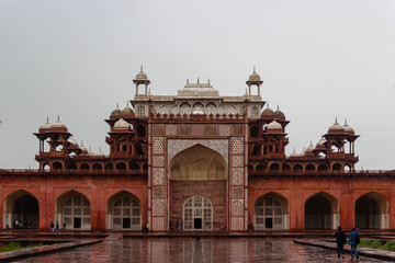Fototapeta premium Grand Facade of Tomb of Akbar