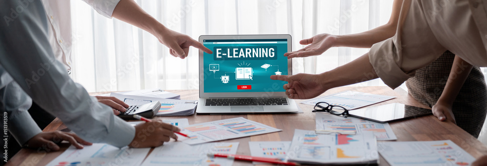 Leinwandbilder E-learning website with brisk sofware for student to study online on the internet network