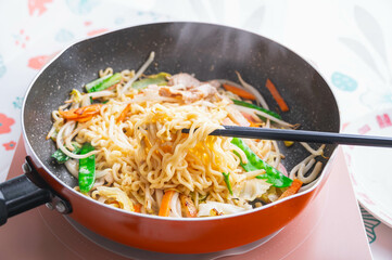 豚骨焼きラーメン作り