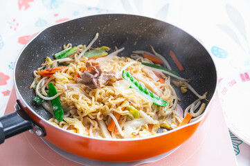 豚骨焼きラーメン作り