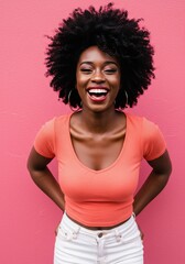 Photo Cheerful African Woman Laughing with Hands in Pocket