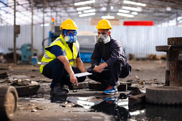 Old plastic barrels containing toxic chemicals : Officials from the Department of Hazardous substances control bureau is investigating the leak of a hazardous chemical in chemical industry plant