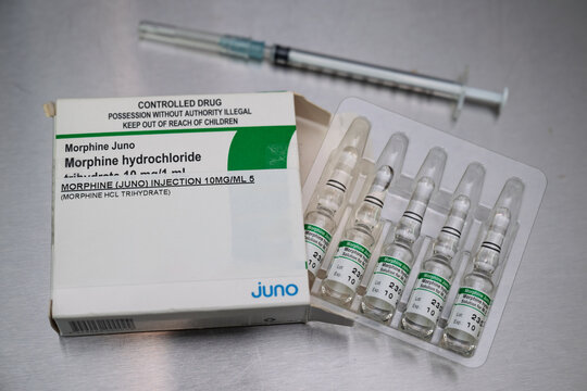 Morphine ampoule Australia, S8 narcotic opiate medication, emergency doctor drug supply, Queensland 