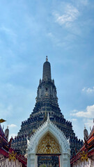 Fototapeta premium Pagoda at Temple of Dawn (Wat Arun) in Bangkok, Thailand – Iconic Riverside Buddhist Temple with Ornate Architecture