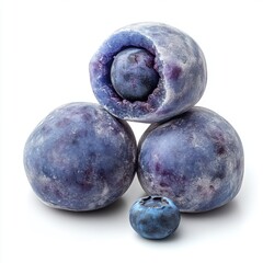 Obraz premium Close-up of fresh ripe blueberries stacked on a white background, showcasing their vibrant color, juicy texture, and natural appearance for healthy fruit consumption