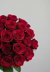 Obraz premium Realistic Photo Red Roses Bouquet Floral Gift Valentine Love Romance