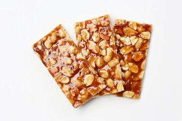 Peanut bars with sweet caramel