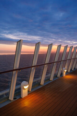 Sonnenuntergang auf der Elbe