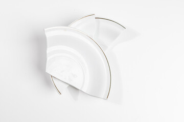 Minimal Broken Plate Composition – White-on-White Aesthetic

