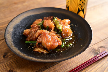 鶏もも肉のから揚げの甘酢あんかけ