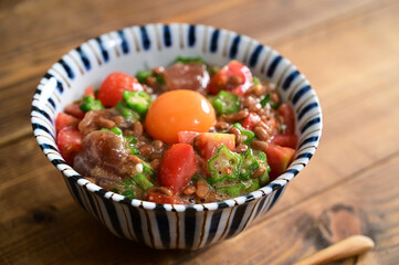 納豆オクラトマトネバネバ丼