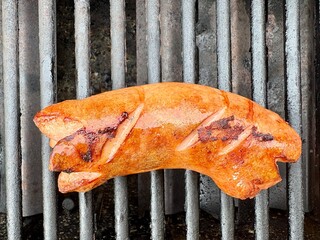 Cervelat auf dem Grill - Wurst 
