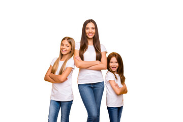 Obraz premium Photo of three sister ladies self-confident crossing arms wear casual outfit isolated yellow background