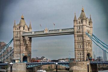 Obraz premium Tower Bridge and HMS Belfast
