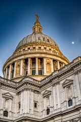 Obraz premium St. Paul's Cathedral at Dusk