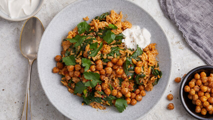 Reispfanne mit Kichererbsen