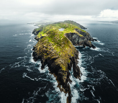 Luft aufnahme der wilden K&uuml;ste der Sheep's Head Halbinsel in Irland