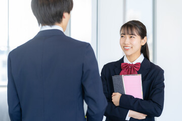 学校で勉強をする高校生　撮影協力：学校法人電波学園東京電子専門学校