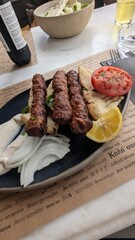 brochettes kebab grec plat restaurant 