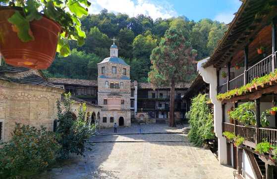 Dziedziniec w monastyrze Trojańskim, Trojan, Bułgaria