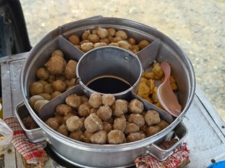 close-up photo of meatball pentol snacks