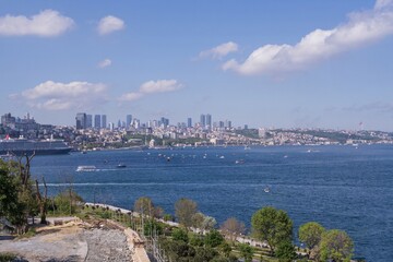 Fototapeta premium Beautiful view of Bosphorus Strait from Topkany Palace observation deck on a sunny day