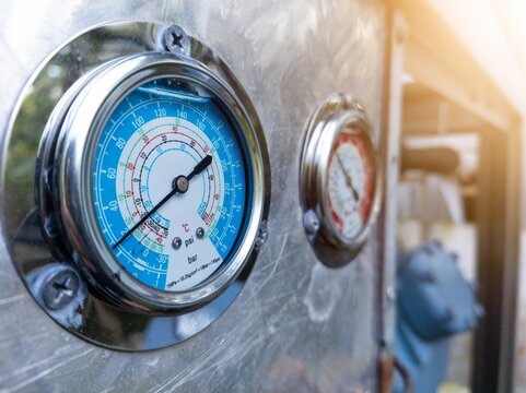The pressure gauge part of an HVAC system for measurement refrigerant pressure.