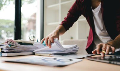 Employees who work with a lot of documents Searching for documents Accounting for income, expenses, tax records, and hard work