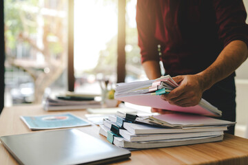 Employees who work with a lot of documents Searching for documents Accounting for income, expenses, tax records, and hard work