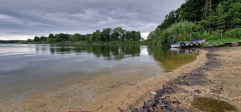 opatovicky pond arge historic fishpond located near the town of Třeboň in southern Czechia. It belongs to the famous Třeboň fishpond system, one of the most important traditional aquaculture landscape