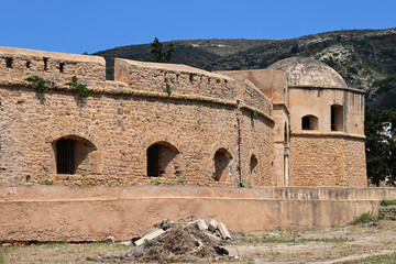 Ancien fort dans la ville de Ghar El-Melh en Tunisie
