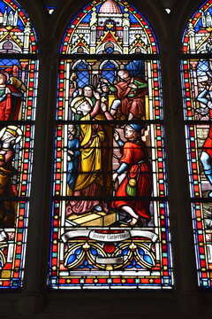 Vitraux gothiques de la cath&eacute;drale de Senlis. France