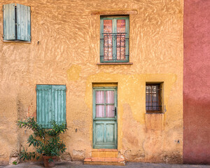 Roussillon facade