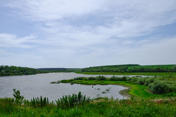 Fototapeta premium beautiful landscape under cloudy sky