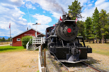 Obraz premium Steam locomotive of the Fort Steele Heritage Town in the East Kootenay region of southeastern British Columbia, Canada