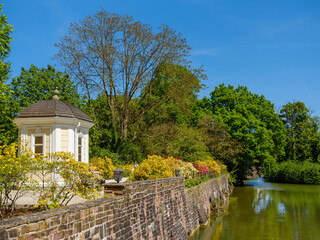 Pavillon am Kurpark-Teich in Bad Pyrmont
