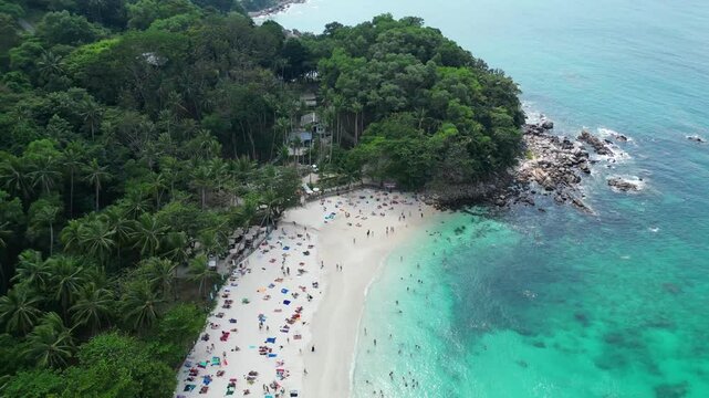 Freedom Beach mit einigen Menschen.