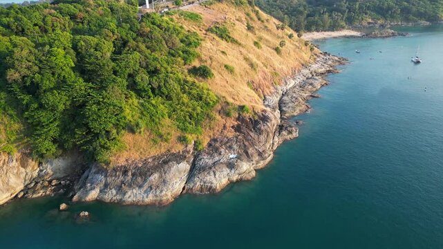 Fels im Meer in Thailand, Phuket.