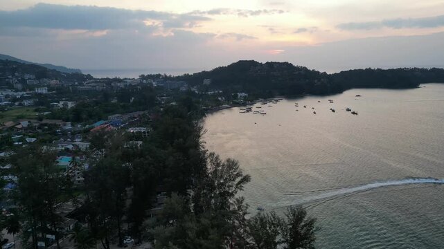 Bang Tao Strand in Phuket, Thailand .