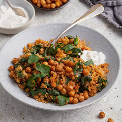 Reispfanne mit Kichererbsen