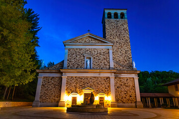 Fototapeta premium Shrine of Our Lady of Guadalupe at Dusk in La Crosse