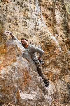 bouldering outdoors rest 