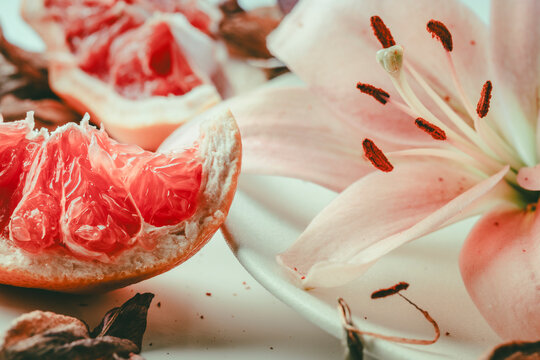 Lily with grapefruit 