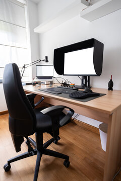 Modern home office setup facilitating audiovisual work