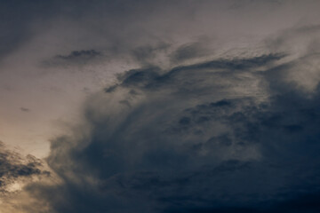 Obraz premium Dramatic Stormy Sky with Ominous Clouds