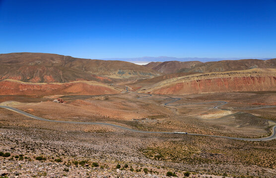 Route 52 et Col de Lipan, altitude 4170m pour Salinas Grandes. Province de Jujuy. Salta - Argentina 