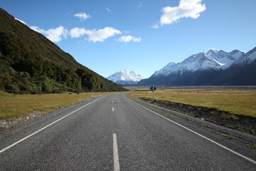 road to the mountains