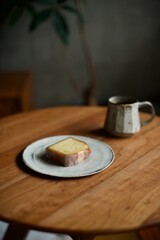 ホットコーヒーおやつのレモンケーキ